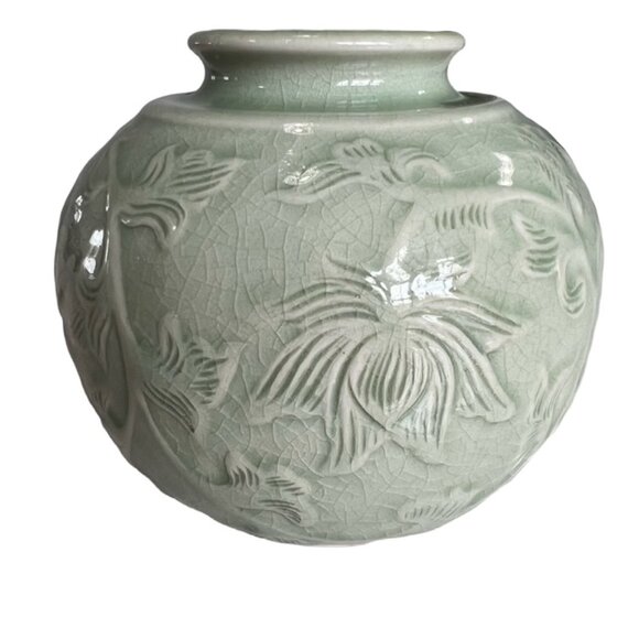 Antique Signed & # Chinese Celadon Porcelain Vase Lotus and Leaf Motif Design 5" - Picture 4 of 12